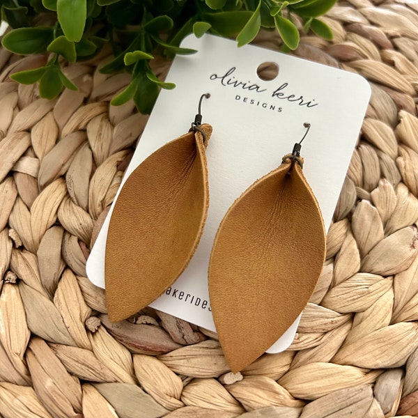 Genuine leather earrings, camel leather, lightweight earrings, dangle earrings, brown leather, leaf earrings, pinched earrings, boho