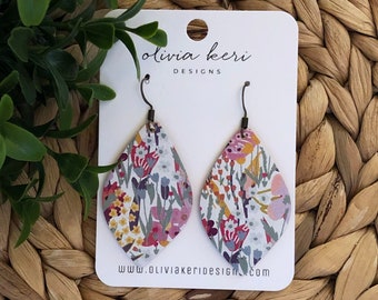 Pendientes florales de cuero y corcho: ligeros pendientes colgantes en forma de lágrima