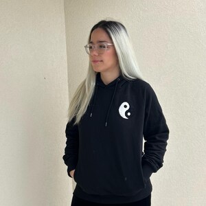 Sudadera con bordado a mano, mapa natal, algodón orgánico, astrología, Yin Yang, símbolo de la paz, inspiradora.