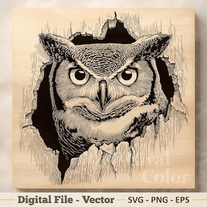 Könnte beinhalten: Eine digitale Schwarz-Weiß-Vektorillustration einer Eule, die aus einem Loch in einem Baumstamm hervorschaut. Das Design zeigt detaillierte Linienführung, die das Gefieder und die Gesichtszüge der Eule auf einem hellen Holzmaserungshintergrund darstellt.
