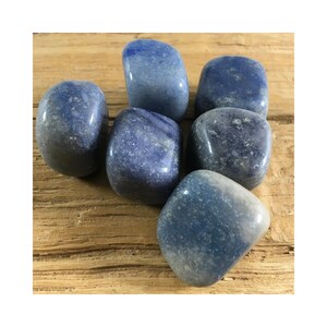 Großer blauer Quarz Trommelstein Kristallheilung hochwertige Chakra Mineralien