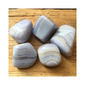 Blauer Chalcedon Trommelstein RIESEN MINERALIEN Qualität Kristallheilung Chakra A +