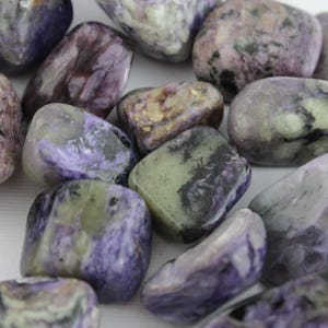 Charoit Trommelstein getrommelt Kristall Kristallheilung - Charoit Trommelstein