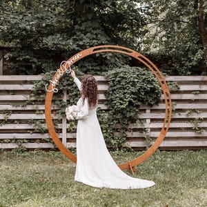 Holzbogen für die Hochzeitszeremonie, Holzlaube für Dekoration, Landscheune Hochzeitsdekoration, Geometrische Bögen für Rustikale Hochzeit