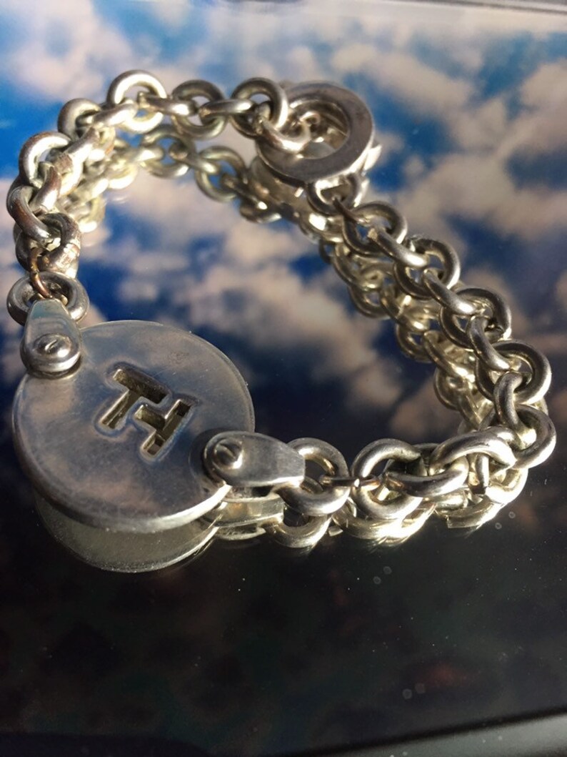 Vintage Tommy Hilfiger SIGNED Dbl Link Silver Color Bracelet w RARE Logo Madallion