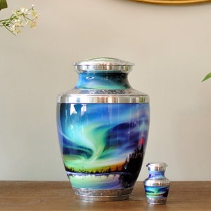 Northern Lights : Cremation Keepsake for Human Ashes | Handcrafted Aurora Borealis Urn | Auroral Zone Polar Lights Urn | 10.5" & 3"