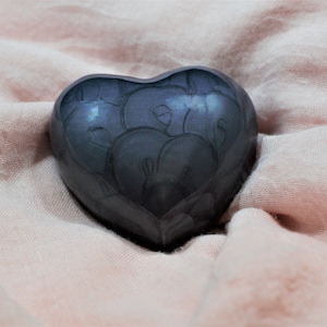 Grizzle Gray Heart : Cremation Urn for human ashes | Keepsake Cremation Urn | Miniature Handcrafted Urn 3&quot; | With Steel Stand