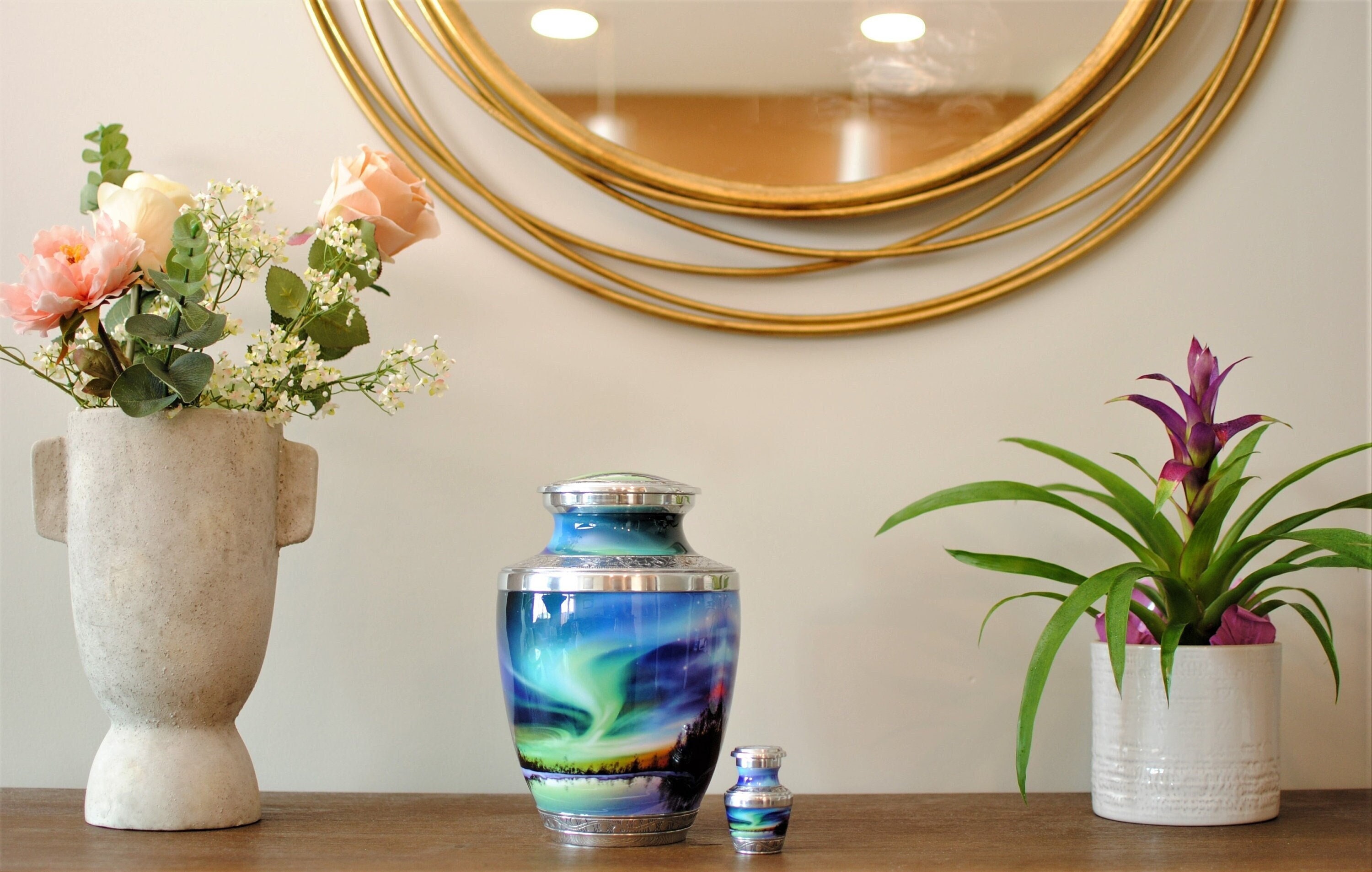 Northern Lights : Cremation Keepsake for Human Ashes | Handcrafted Aurora Borealis Urn | Auroral Zone Polar Lights Urn | 10.5" & 3"