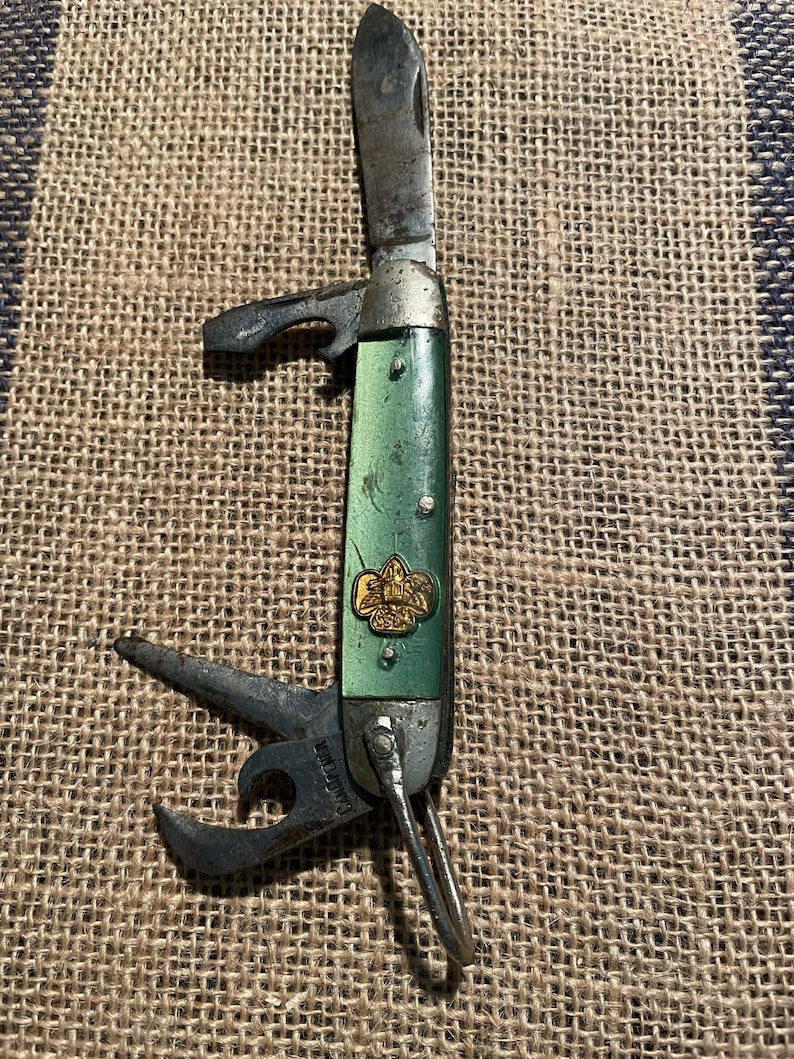 Vintage Official Girl Scout Pocket Knife. 1962 Girl Scout Knife