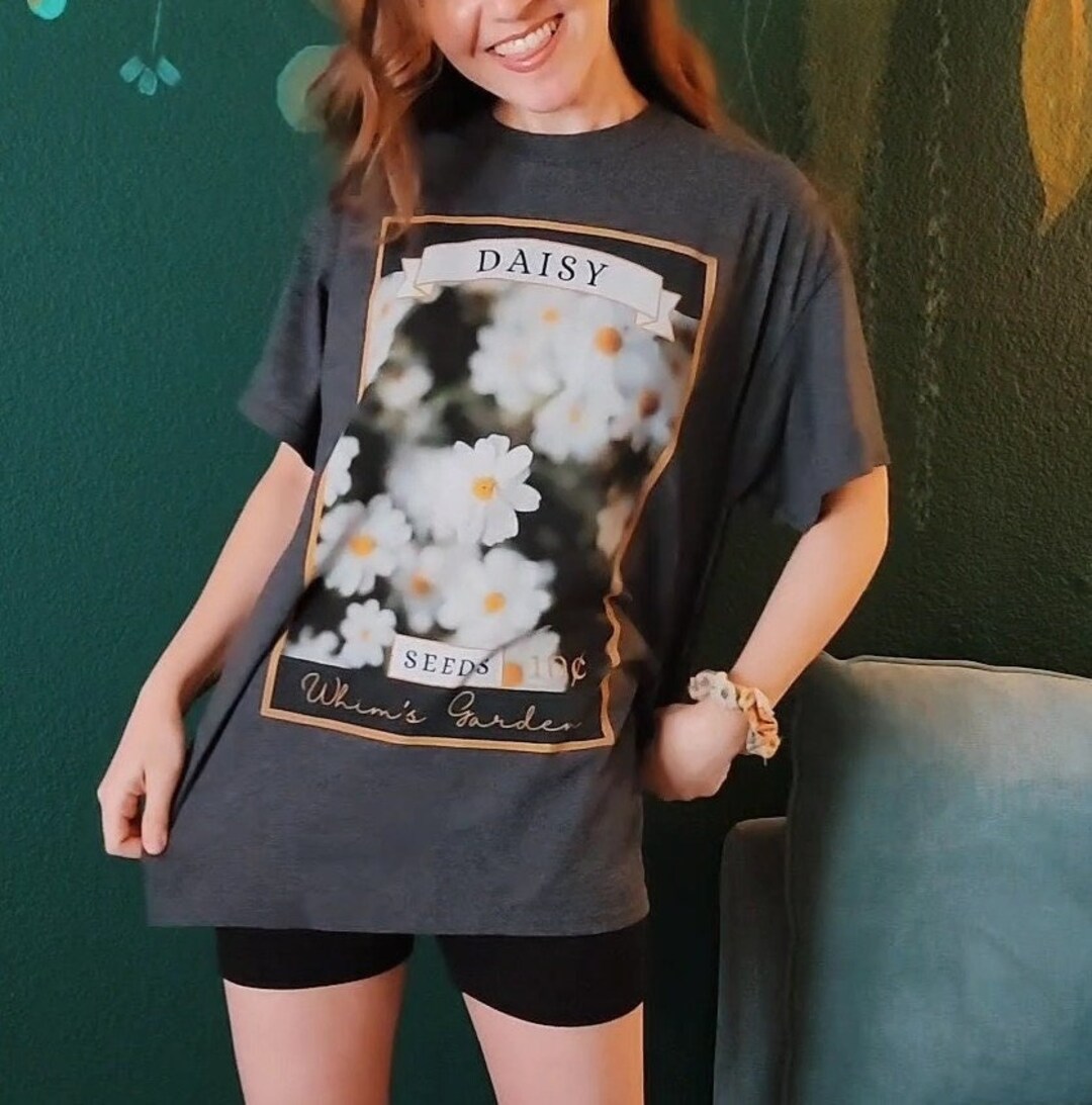 Daisy Lovers Graphic Tee (M)