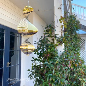 Złota spirala wiatrowa 11,8 cala, metalowa kinetyczna rzeźba wisząca do użytku na zewnątrz