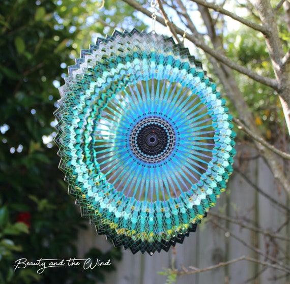 Metal Garden Wind Spinner, Iridescent Bubble Design, Outdoor Kinetic Art Sculpture Stake Metal Windmills Suitable Courtyard Decoration Outdoor Decorati