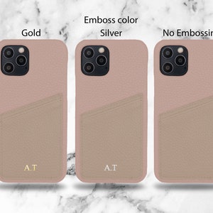 Étui personnel en cuir grainé rose pour iPhone avec porte-cartes beige monogrammé image 4