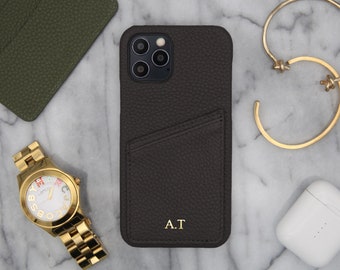 Étui personnel en cuir grainé noir pour iPhone avec porte-carte monogrammé