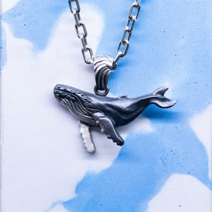 Buckelwal-Anhänger / Blümchenwal-4