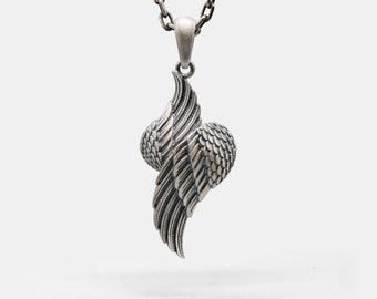 Overlapping Wing Pendant / DN-17