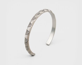 Sterling Silber Flow Armband - Wellenmuster Armspange - Symbolischer handgemachter Schmuck
