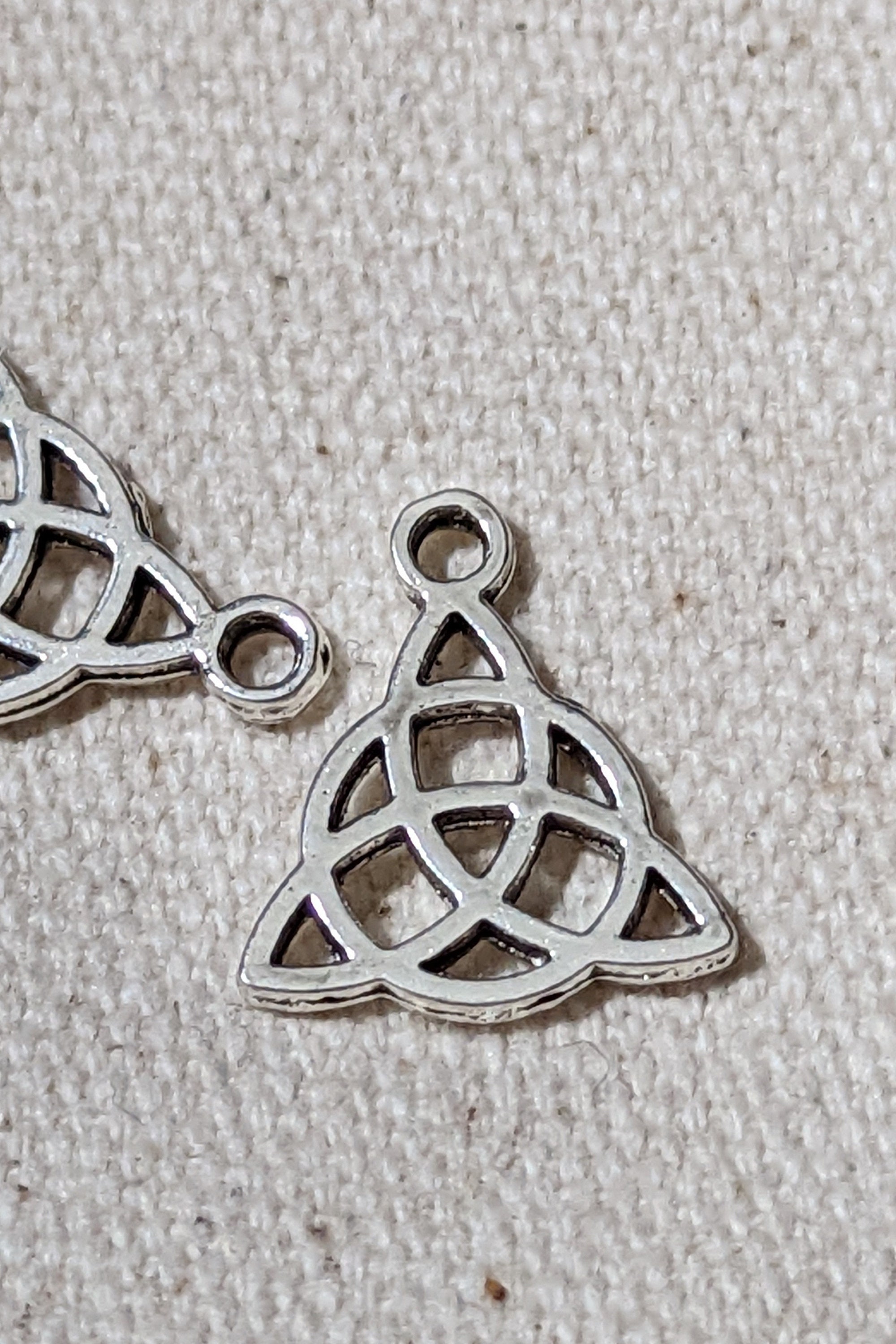 Triquetra Charms 5/8