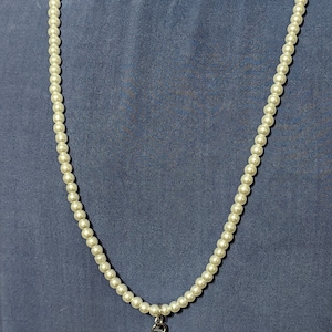 Princess Cruises OCEAN Medallion Holder Necklace - Imitation Pearl