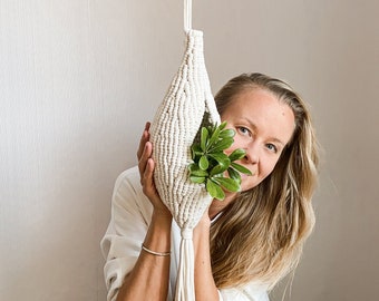 Macrame PATTERN Cocoon plant hanger, macrame plant holder tutorial for air plants or mini plants, macrame pot holder pattern