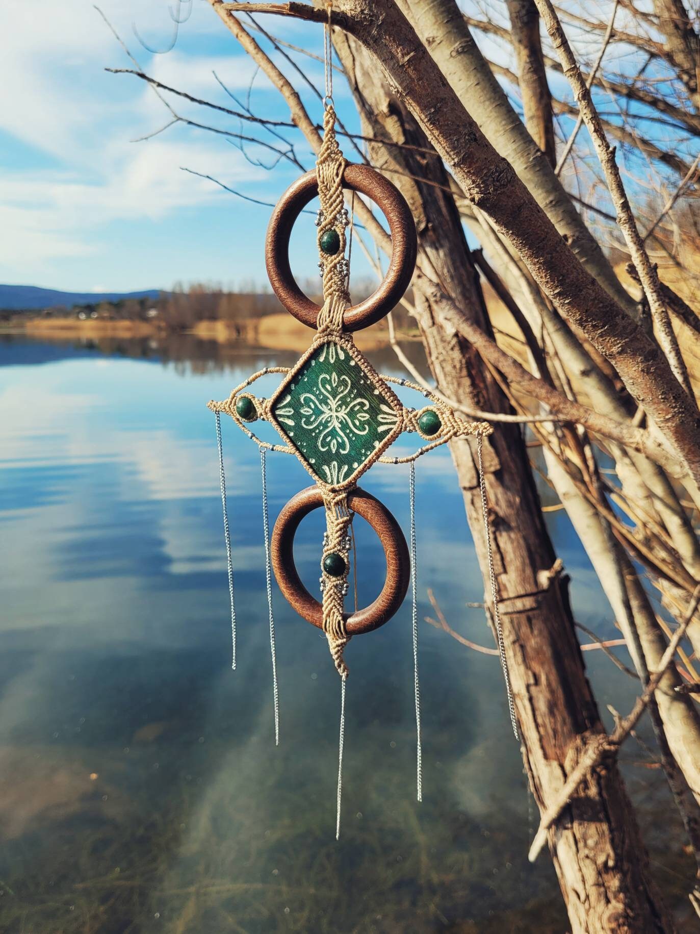 Décoration à Suspendre Formé Autour de L'amulette Représentant La Pieuvre