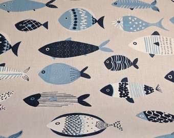 Toile cirée française, coton enduit acrylique, beige à poissons bleus, laize 155 cm, lavable à 40 degrés