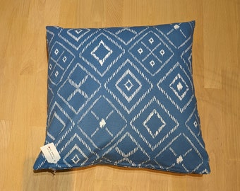 Housse de coussin faite main, 40cmx40cm, à motifs bleus, imprimée, remplissage disponible séparément