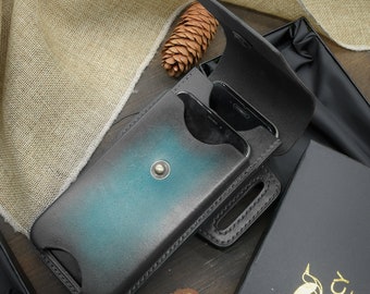 thumbnail image 2 of Horizontal Dual Phone Holster Pouch – Nylon Double Decker Case For Two Phones 2 of 5
