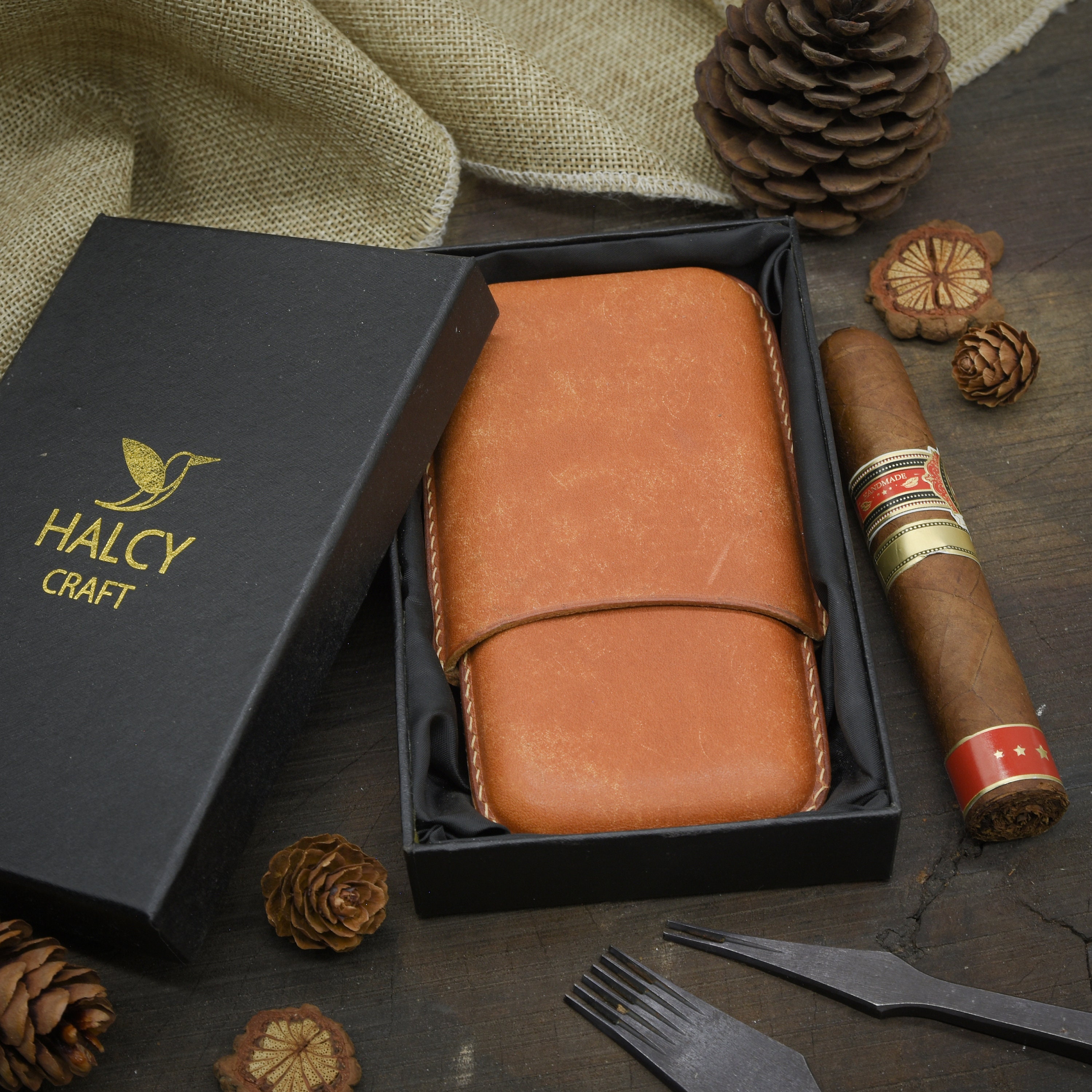Custom Engraved Leather Cigar Carrying Case - Holds 2 Cigars - Tempe Trophy