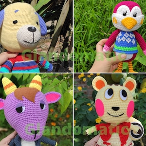 Può includere: Quattro peluche di animali all'uncinetto ispirati alla serie di videogiochi Animal Crossing. I peluche sono un cane giallo, un pinguino rosa e bianco, una capra viola e uno scoiattolo marrone. Ogni peluche indossa un maglione colorato.