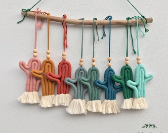 Cactus en macramé - Charme cactus pour voiture, rétroviseur suspendu, décoration de chambre de bébé, accessoire de voiture suspendu, décoration de chambre, diffuseur de voiture, décoration de cactus