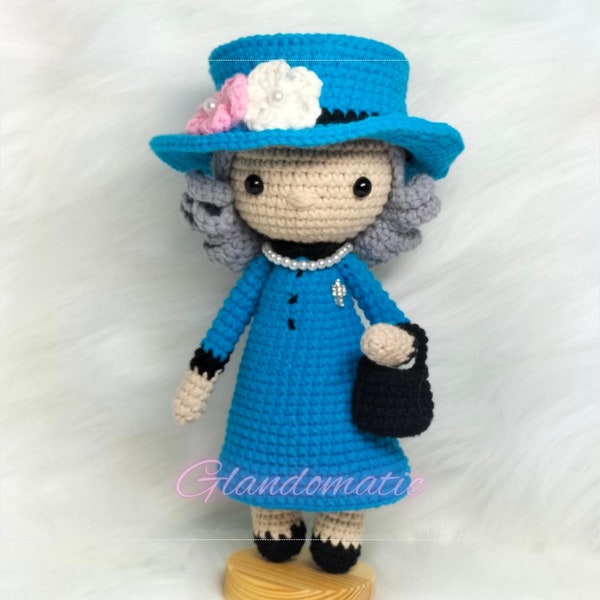 Custom Elizabeth II Queen Crochet Doll - In Our Memory Queen Doll - Your Majesty Amigurumi