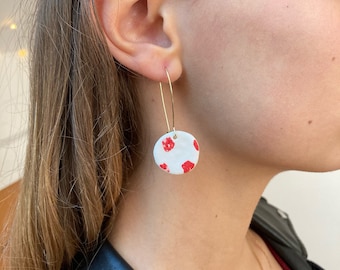 Boucles d'oreilles dormeuses en porcelaine et laiton brut / fait main dans mon atelier