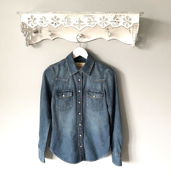 Women's Levi's Classic Tailored Western Shirt