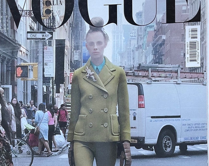Pre-Owned Vogue Italia magazine September 2015 - Cover by Steven Meisel - 542 pages Fall Winter