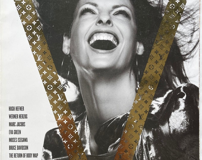 For Women who read fashion -Vintage fashion rare  magazine V 2004 Cover Linda Evangelista!