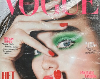 Own a piece of Vogue history -Magazine Dutch Vogue sealed!