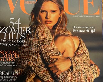 Pre-Owned Vogue magazine Netherlands cover Rome Battle