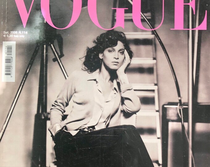 Own a piece of Vogue history-Magazine Italia Vogue Pelle-Iconic style & Cover Photography Fashion Models Collectible Issue!