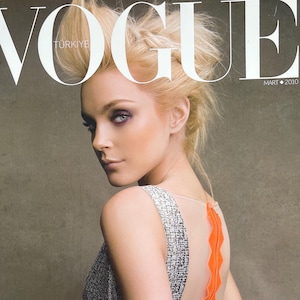 Vogue TÜRKİYE Magazine March 2022 Vogue Turkey March 2022 Covers (Vogue Turkey)