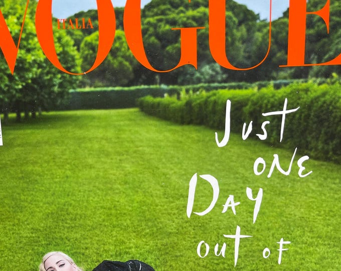 Own a piece of Vogue history-Magazine Vogue Italia MADONNA!-Iconic style & Cover Photography Fashion Models Collectible Issue!