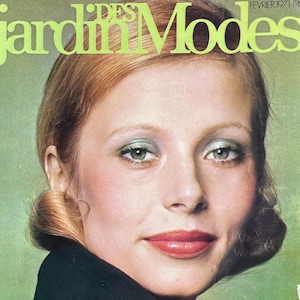 For Women who read fashion -Vintage fashion magazine Jardin des modes magazines 1971