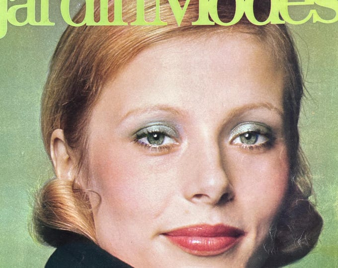 For Women who read fashion -Vintage fashion magazine Jardin  des modes magazines 1971