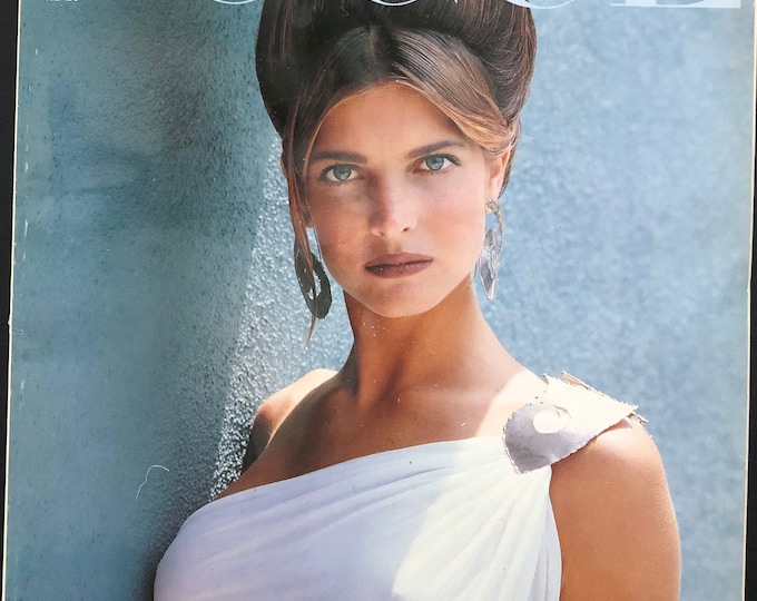 Pre-Owned magazine VOGUE December 1988 - cover Stephanie Seymour