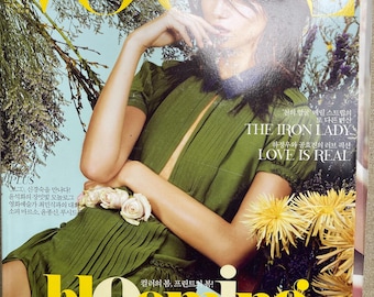 Pre-Owned Fashion magazine Vogue Korea 2012 -Iconic fashion Style & Photography Fashion Models - Editorials
