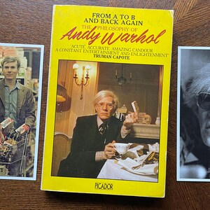 Seltenes Vintage-Buch „Von A nach B und wieder zurück“ von Andy Warhol und 2 Postkarten – Visuelle Kultur im Druck
