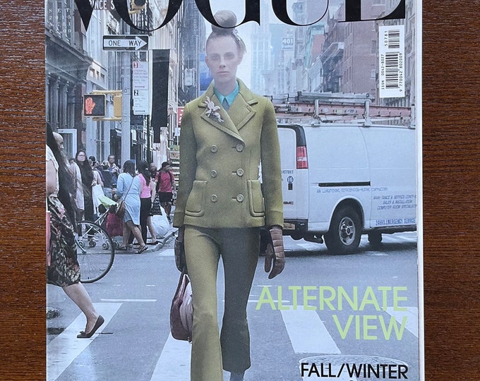 Pre-Owned Vogue Italia magazine September 2015 - Cover by Steven Meisel - 542 pages Fall Winter