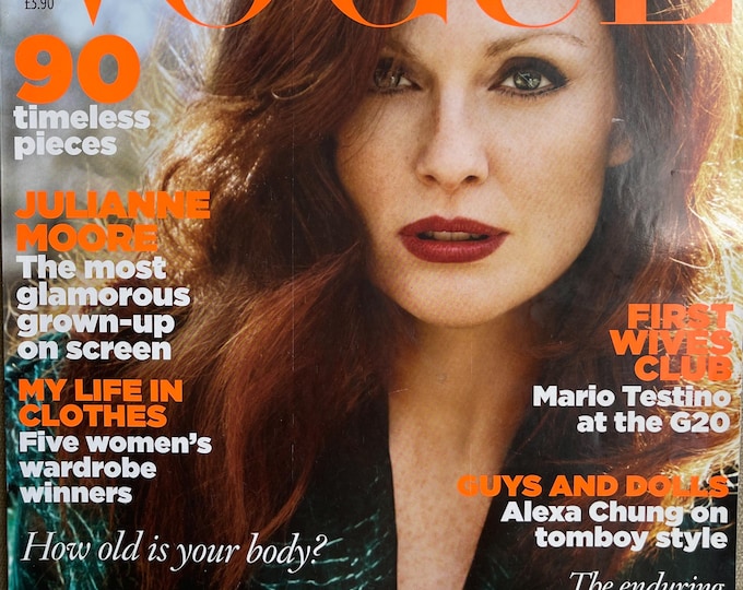 Pre-Owned Magazine Vogue 2009 cover Julianne Moore-Iconic Style Fashion Covers Photography Models & Editorials