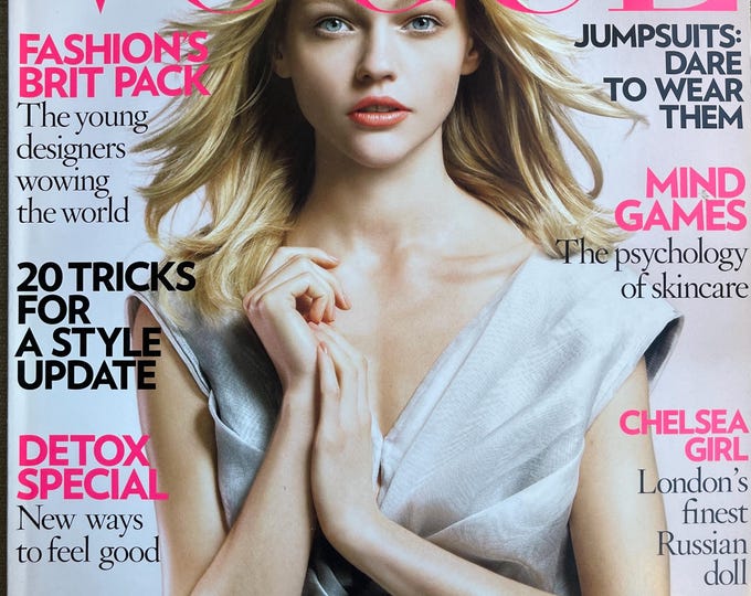 Pre-Owned Magazine Vogue Paris 2008 cover Sasha Pivovarova-Iconic style & Cover Photography Fashion Models Collectible Issue!