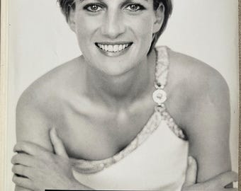 For Women who read fashion -Fashion rare magazine VANITYFAIR 1997 cover Diana's final days